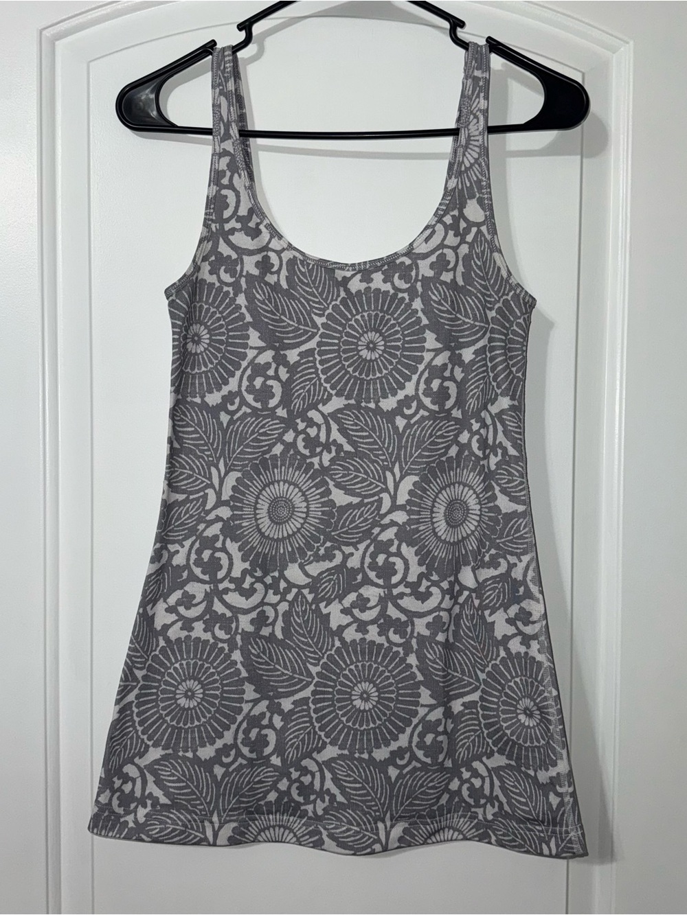 Lululemon Daily Tank Top Women’s Size 6 Beachy Floral Fossil W1977S